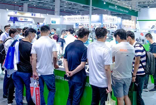 在選擇優(yōu)質(zhì)風(fēng)塔卷板機時，您需要了解以下幾點