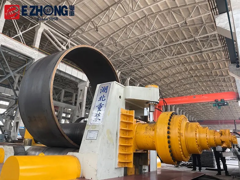 卷板機在基礎(chǔ)設(shè)施發(fā)展中的作用